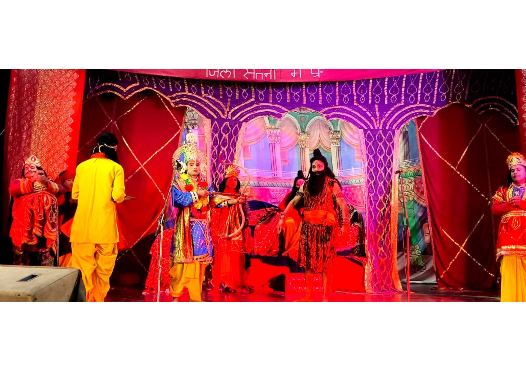 आदर्श श्री विश्वेश्वर रामलीला समिति मगराज मैहर मध्य प्रदेश श्री धनुष यज्ञ लक्ष्मण परशुराम संवाद  6/2/2026 लीला प्रस्तुत की गयी